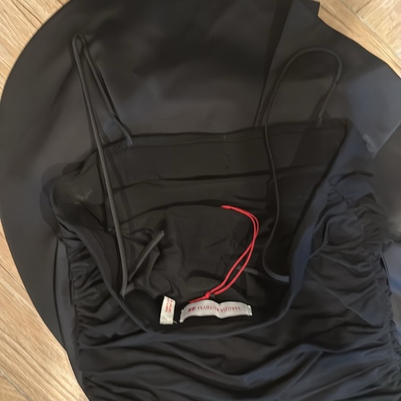 MAGDA BUTRYM H&M
GATHERED TOP WITH ROSE APPLIQUÉ - Picture 9 of 9